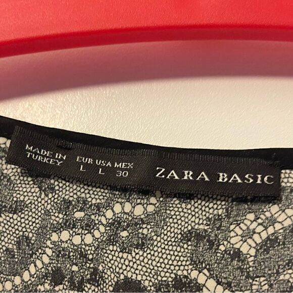 Zara blouse with lace print. - Picture 5 of 5